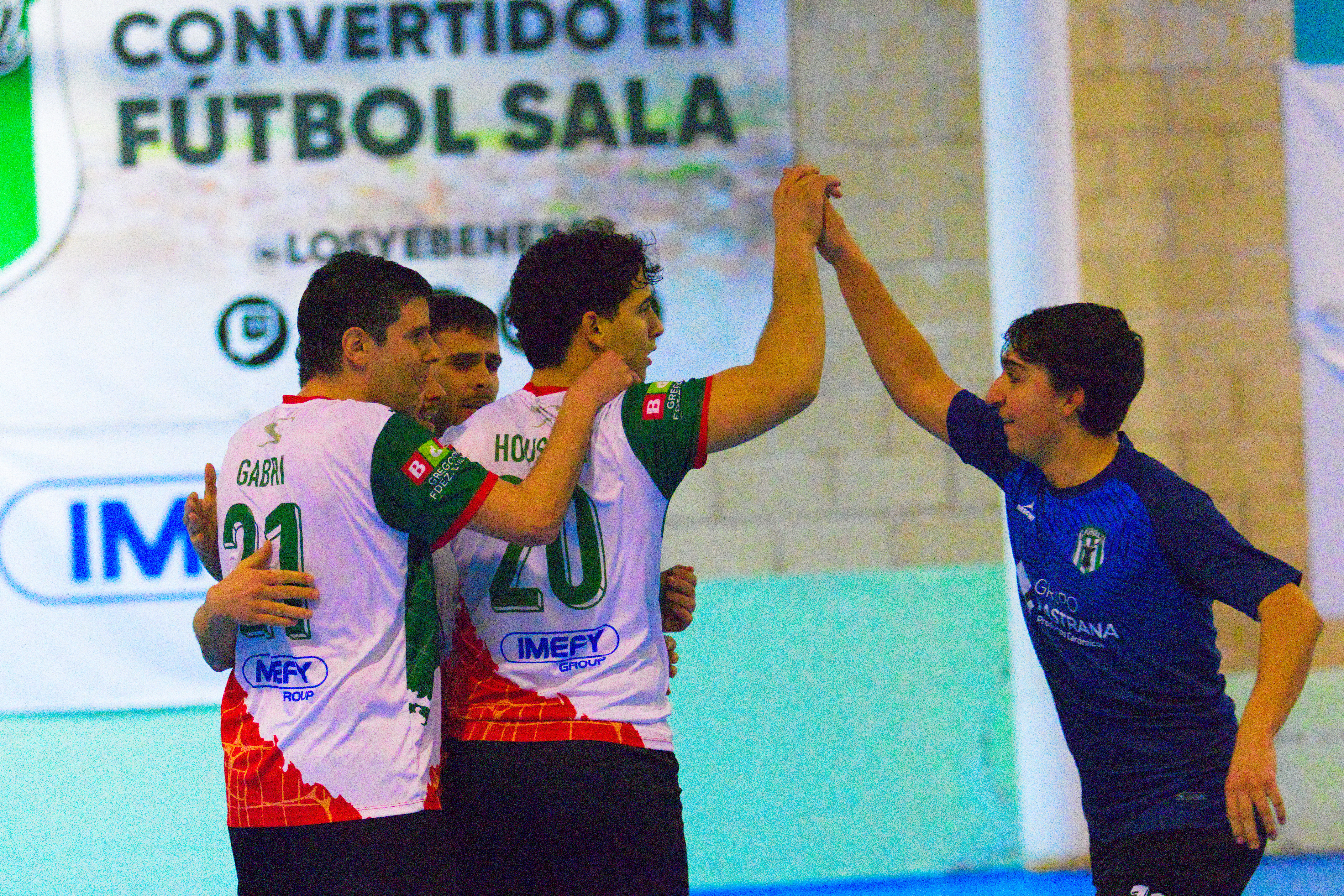 Reparto de puntos en un partidazo con La Guardia